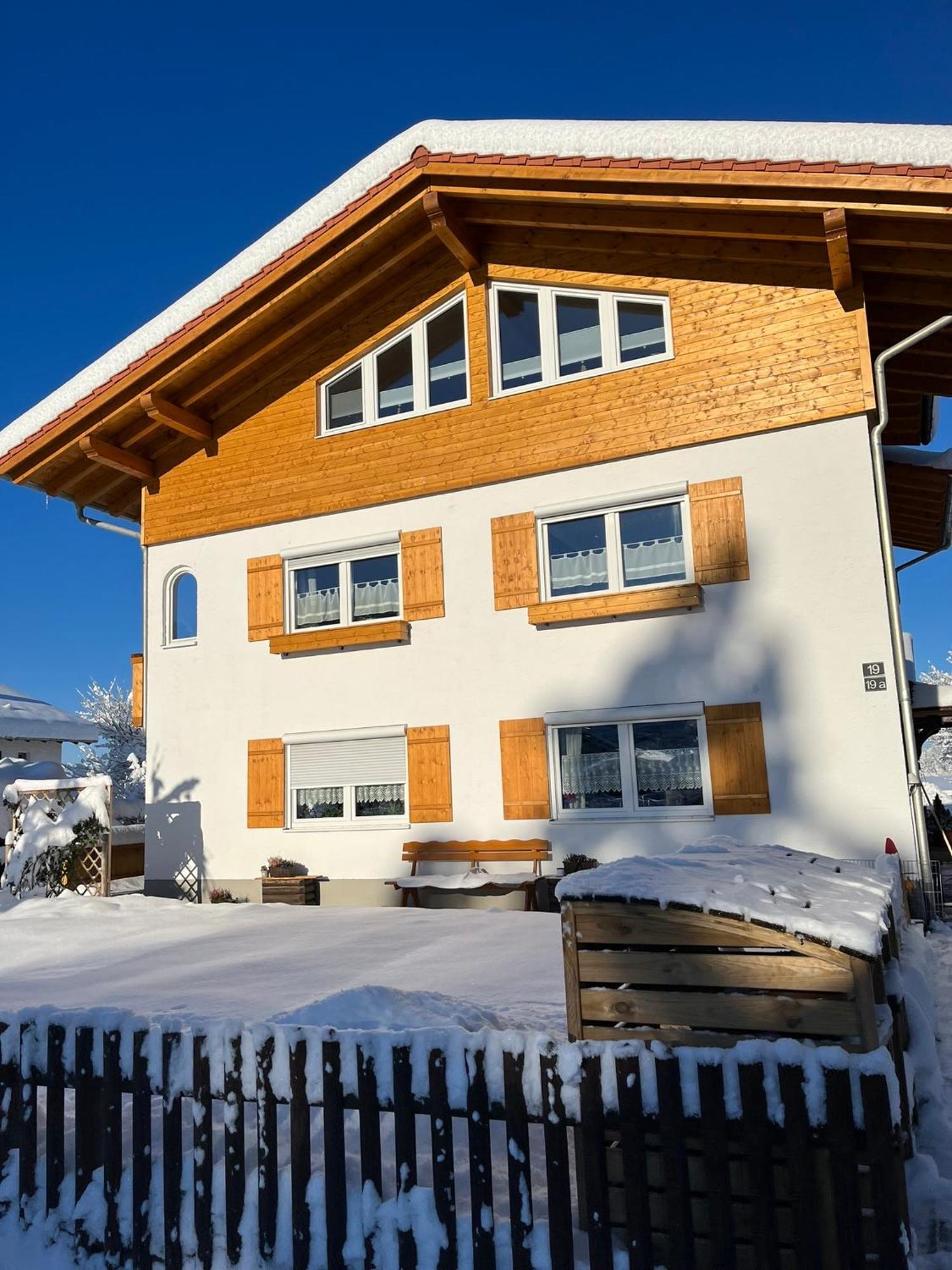 23 Neu Erbaute Ferienwohnung Mit Schloss- Und Panoramablick Halblech Exterior foto